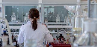 Jak nazywa się lekarz od języka?