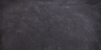 Czym różni się nauczanie tradycyjne od e learningowego?