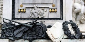 Co to jest atrybut alt?