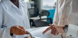 analiza umów agencji pośrednictwa pracy