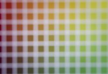 Jak zoptymalizować koszty zamówienia w profesjonalnej drukarni etykiet