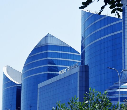 Jak bezpiecznie i szybko kupić gotową spółkę z o.o. przez gotowespolki.com.pl